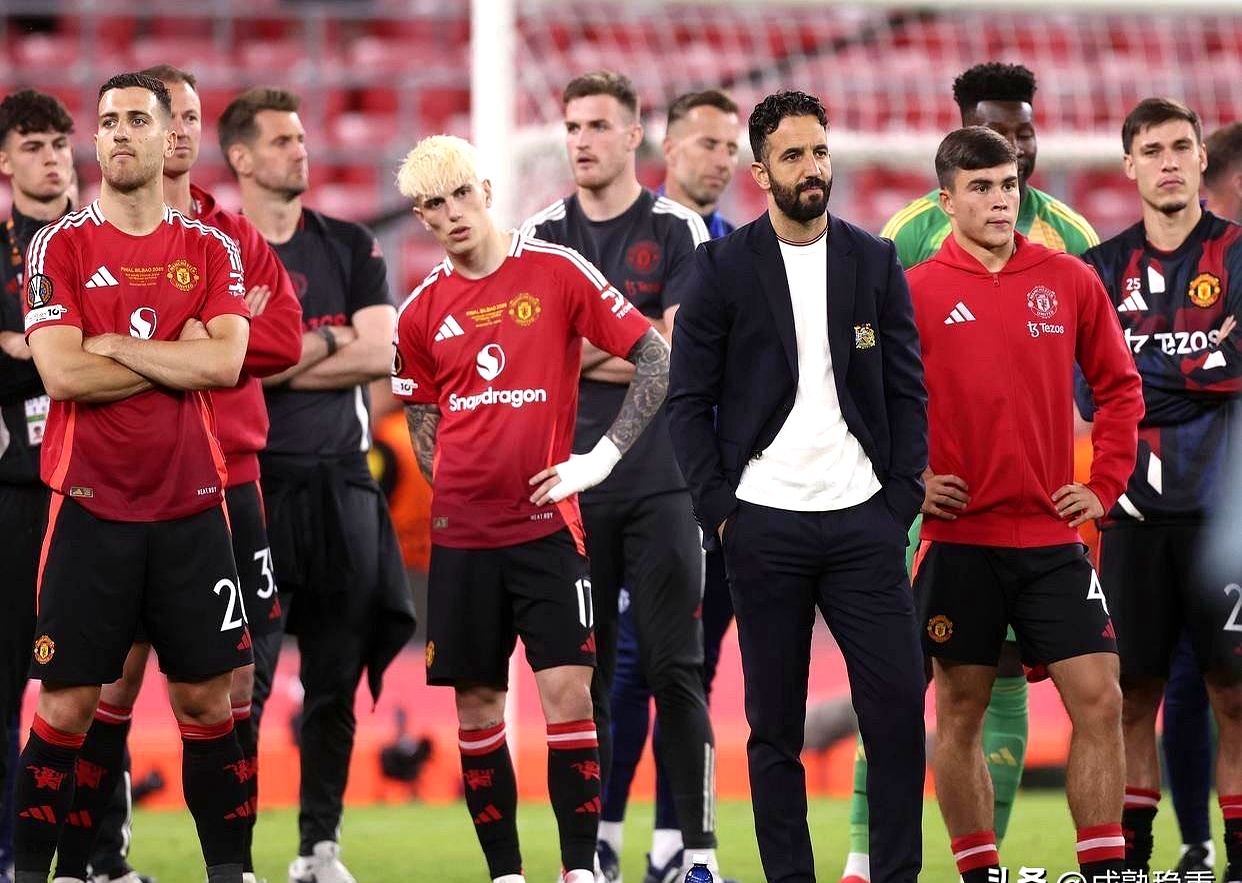 包含里程碑夜曼联迎来里程碑；英超赛后刷纪录；更衣室稳定；团队化学反应显著的词条