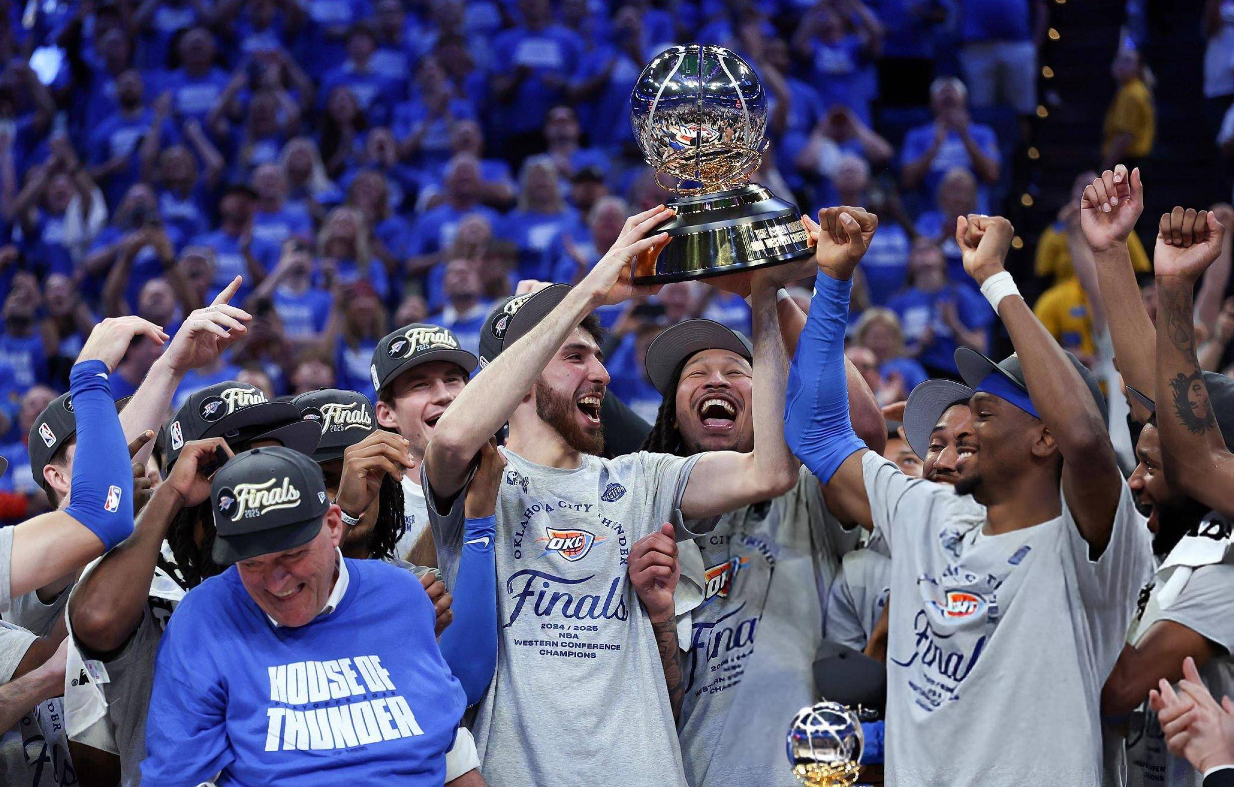 纽约尼克斯今晚回应争议；志在NBA总决赛名次提升；更衣室稳定；数据趋势出现新变化的简单介绍