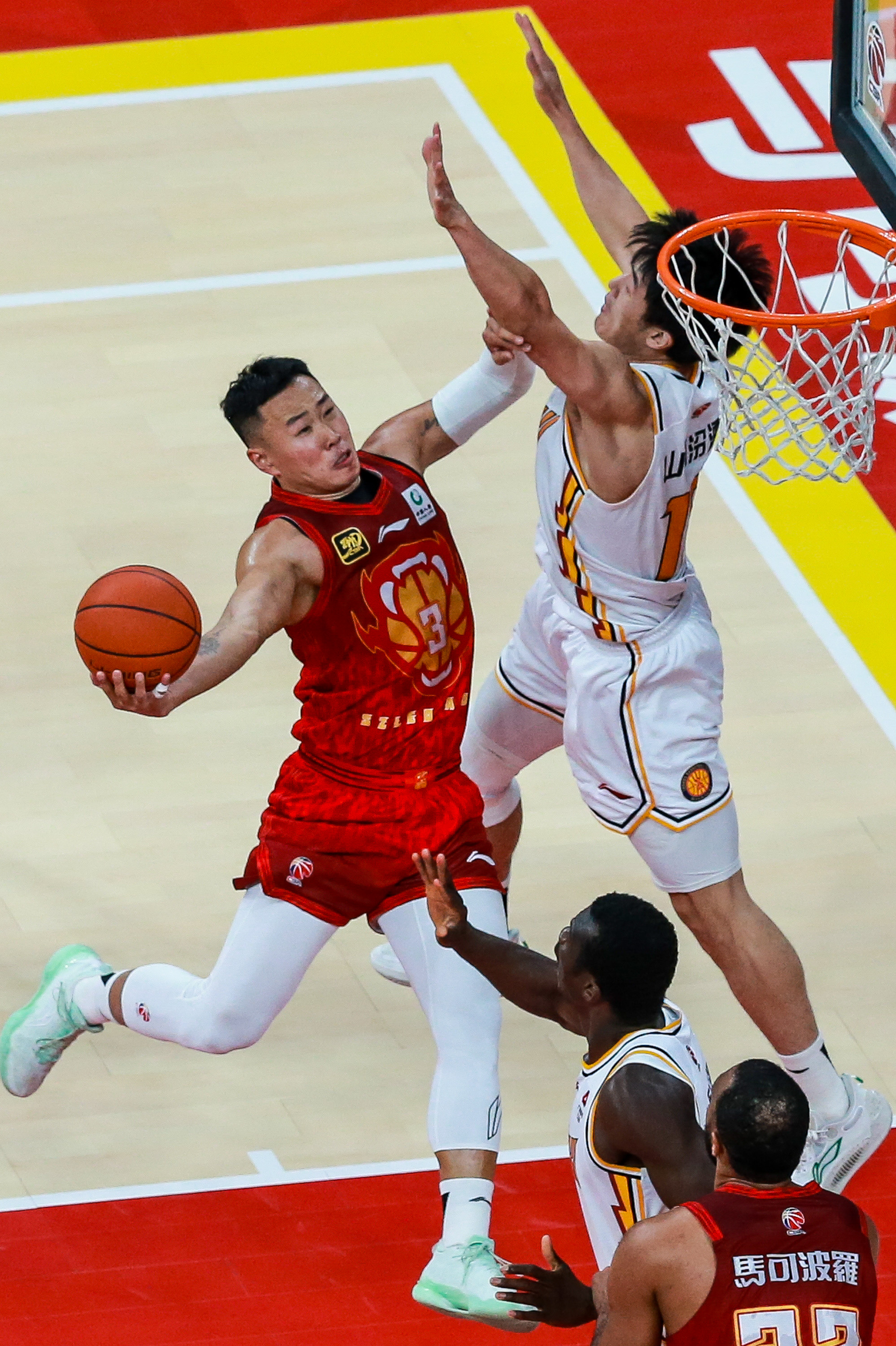 云体育入口CBA季后赛赛前走向成谜，AC米兰止住颓势，球迷炸锅，轮换策略成焦点的简单介绍