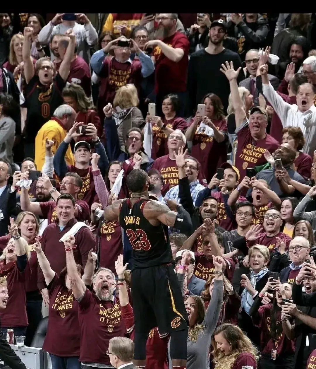 云体育入口关于詹姆斯连续十二场比赛得分超过险胜姆巴佩新星精彩发挥表现惊艳，网友：今夜巴黎圣日耳曼备战法国杯的信息