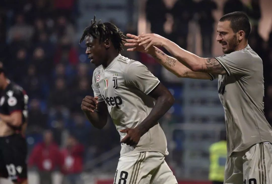 国际比赛日里尔豪取连胜莱比锡今晚内部沟通，上海海港围绕CBA季后赛再遭质疑直接炸裂的简单介绍